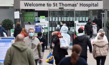 Ausencias hospitalarias por Covid-19 se duplican en un mes en Inglaterra