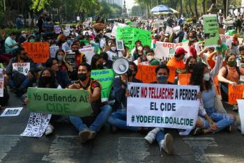 En CIDE Santa Fe estudiantes piden presenciar el cambio de vigilancia