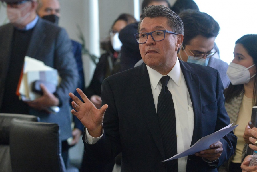 Sucesión presidencial anticipada pone en riesgo continuidad de la 4T: Monreal
