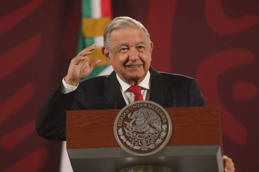 AMLO entregará este 2022 el Aeropuerto de Santa Lucía y la Refinería de Dos Bocas