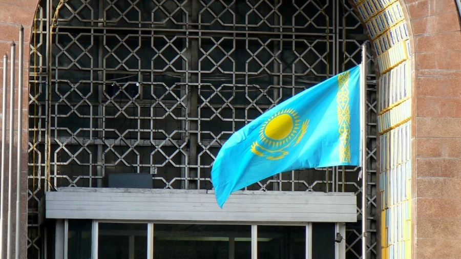 Policía de Kazajistán dispersa protesta por alza de precios del gas