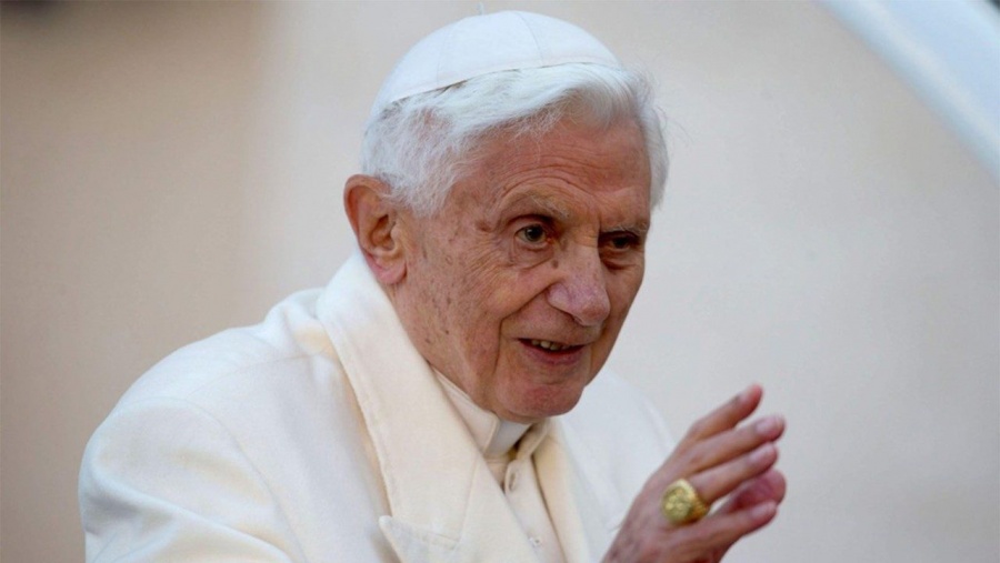 Papa emérito Benedicto XVI encubrió abusos sexuales, acusan medios