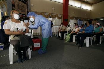 Ecuador debe vacunar a 950 mil personas para inmunidad reba&ntilde;o anticovid