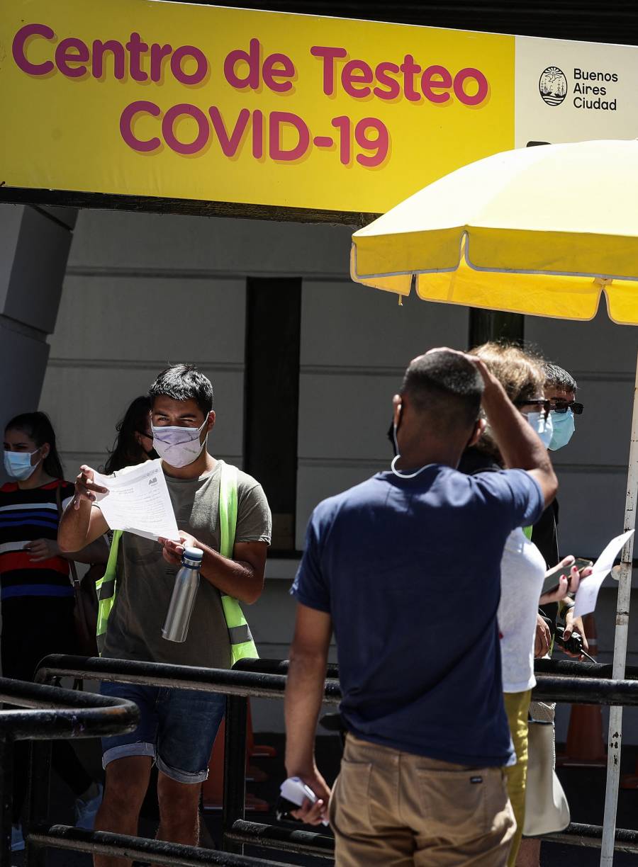 En un d&iacute;a Argentina supera los 100 mil contagios de Covid-19