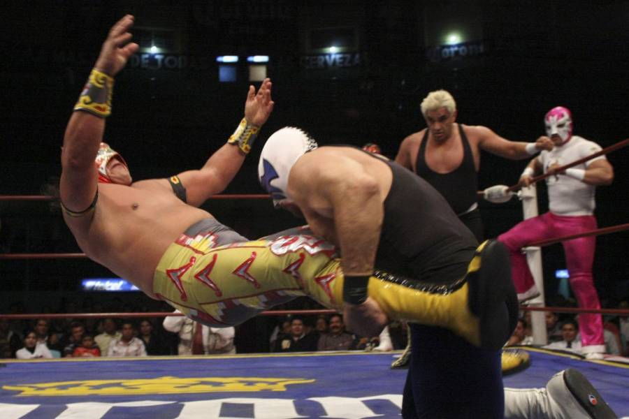 Lucha libre: CMLL pospone funciones