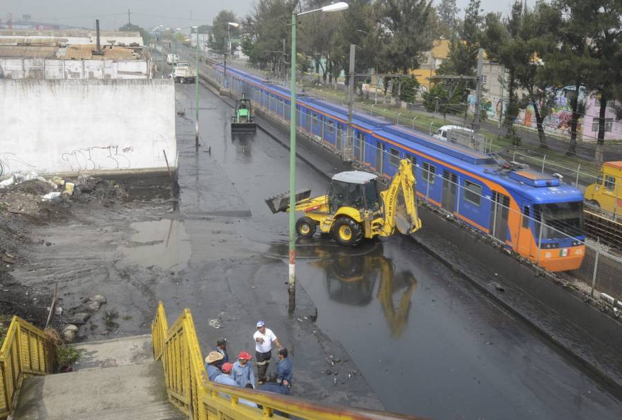 Por lluvia, Metro CDMX va a paso lento