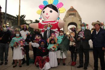 CDMX expresa compromiso para realizar Feria de la Muñeca Ar Lele anualmente