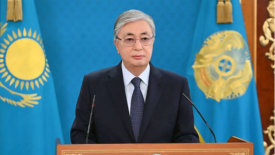Presidente de Kazajistán descarta negociación y autoriza a policía disparar para frenar las protestas