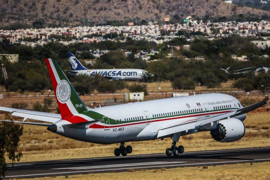 Existe propuesta para intercambiar el avión presidencial por helicópteros: AMLO