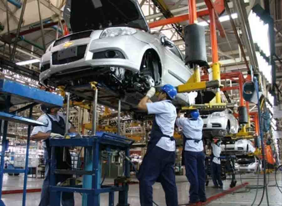 Producción de autos de diciembre cae 16.51% a tasa anual: Inegi