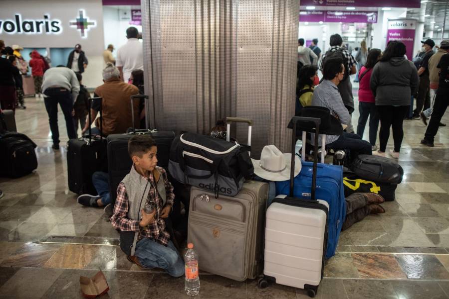 Profeco reporta 260 vuelos cancelados por COVID-19 en el AICM