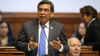 Ministro de Salud dice que Per&uacute; no est&aacute; listo para el embate de &oacute;micron