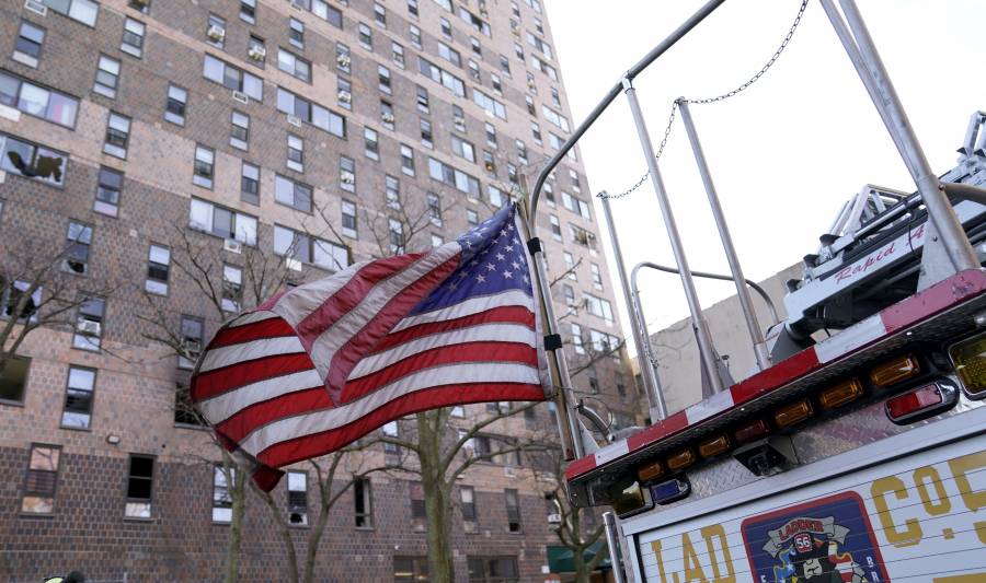 Autoridades de Nueva York reducen a 17 el n&uacute;mero de muertos por incendio