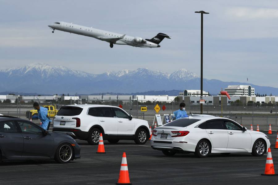 United Airlines confirma 3 mil casos de Covid-19 entre sus empleados