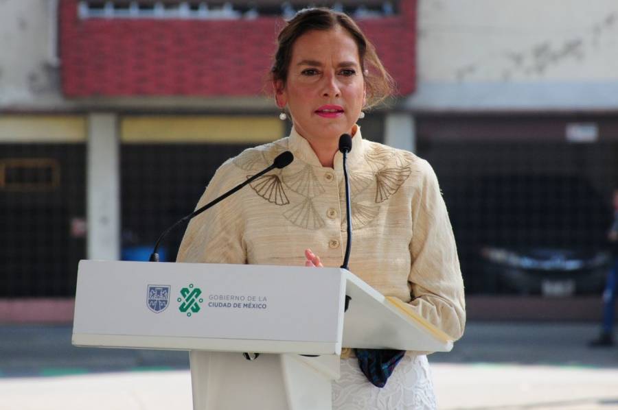 Beatriz Gutiérrez y su hijo Jesús se aíslan tras recontagio de AMLO