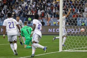 Real Madrid se lleva el Cl&aacute;sico ante el Barcelona y se mete a la final de la Supercopa