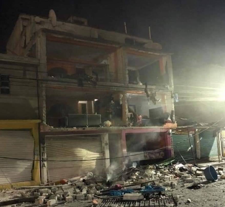 En Ecatepec, explosión por acumulación de gas deja seis lesionados