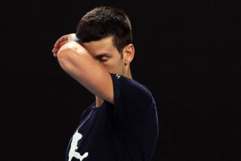 Gobierno australiano anula por segunda vez visa de Djokovic pero suspende su expulsi&oacute;n