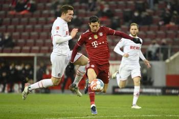 Bayern M&uacute;nich golea al Colonia con triplete de Lewandowski