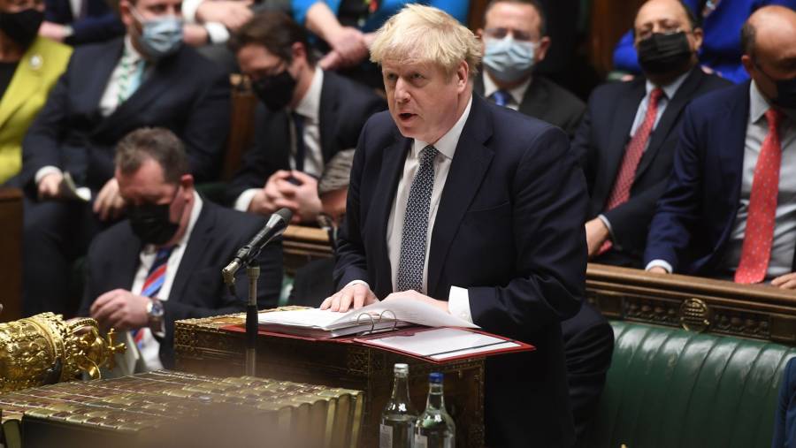 Boris Johnson intenta recuperar su imagen tras escándalo del 