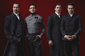 Actores de Hollywood presentan nueva colecci&oacute;n de Prada