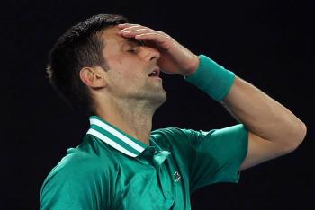 Novak Djokovic abandona Australia tras perder la batalla legal contra su expulsi&oacute;n