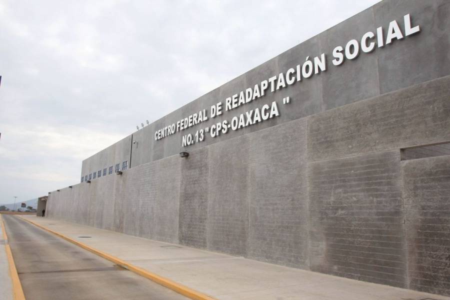 FGR va contra exfuncionarios por irregularidades en construcci&oacute;n de Ceferesos