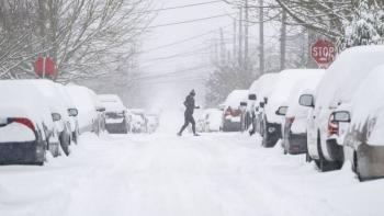 Millones se ponen a cubierto por tormenta de nieve que azota EEUU y Canad&aacute;