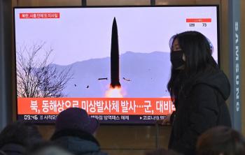 Corea del Norte dispara dos supuestos misiles bal&iacute;sticos pese a sanciones de EEUU