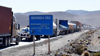 Casi 2 mil camiones varados entre Argentina y Chile por testeos covid