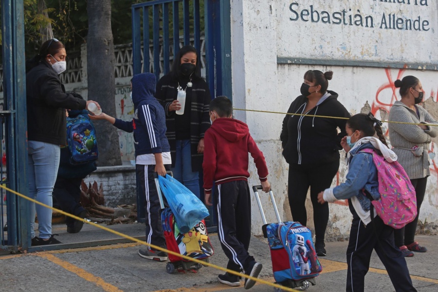 Diputada insiste en vacunar y aplicar pruebas covid a niños y adolescentes en escuelas