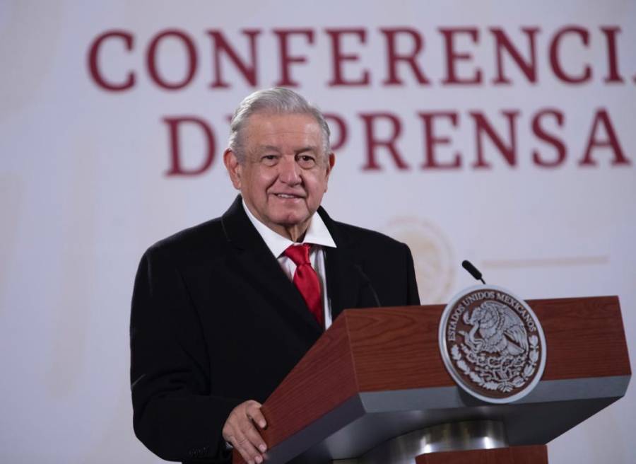 AMLO evade hablar sobre caso de Samuel García y 