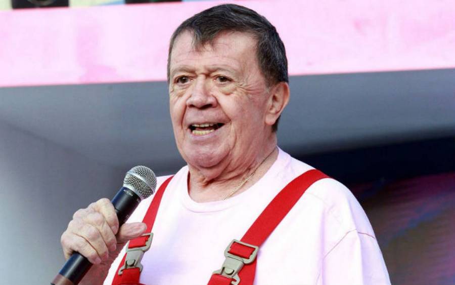 Chabelo se encuentra con el brazo roto debido a un accidente