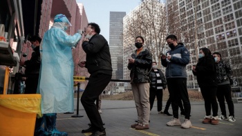Pek&iacute;n lucha contra el virus, pero se levanta parcialmente el confinamiento de Xi'an