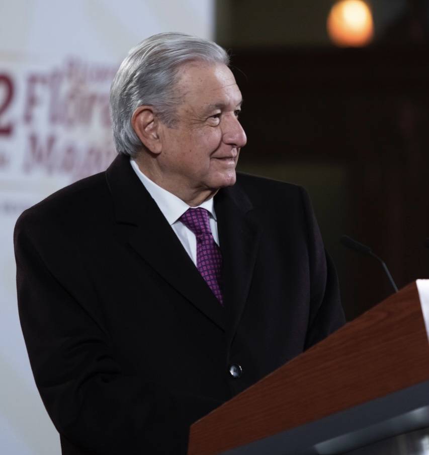 Abusos, excesos y derroche en INE; antes se les daba mucho presupuesto a manera de soborno, dice López Obrador