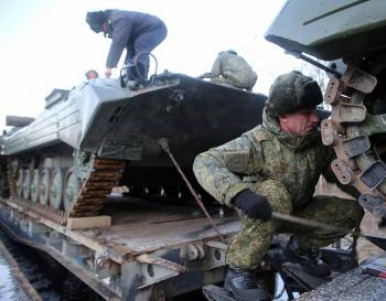 Rusia rodea militarmente a Ucrania
