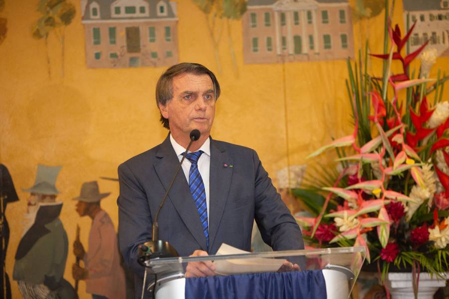 Jair Bolsonaro regresa a Brasil por la muerte de su madre