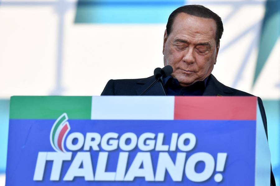 Silvio Berlusconi se retira de la carrera por la presidencia de Italia