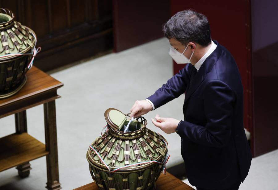 Voto en blanco domina primera jornada de elecciones presidenciales en Italia