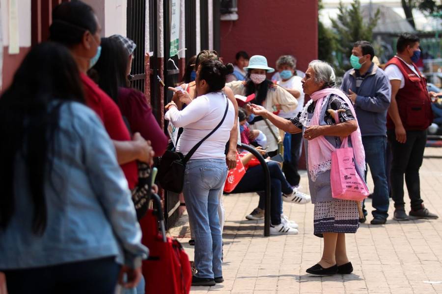 Se adelantará pago de pensiones y becas por elecciones: AMLO