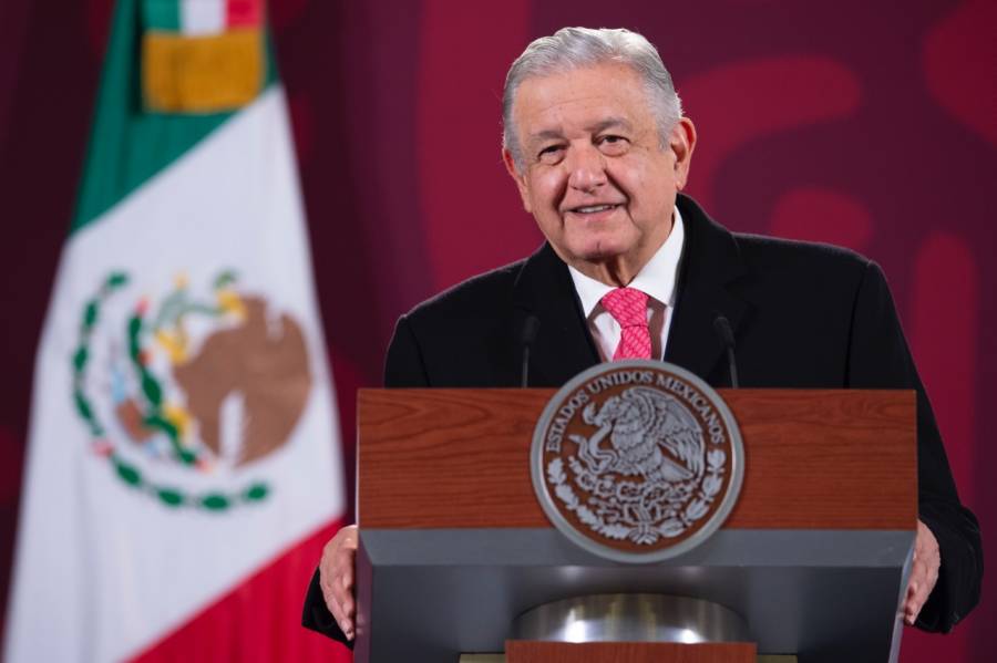 AMLO encabeza la conferencia mañanera tras cateterismo