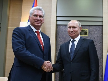 Putin y D&iacute;az-Canel hablan por tel&eacute;fono de fortalecer 