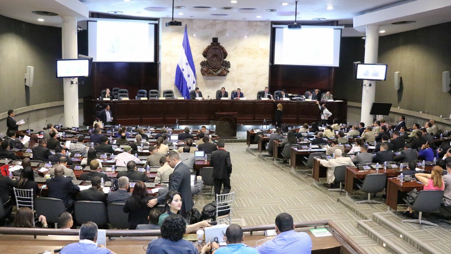 Se extiende la crisis en Honduras con la instalación de dos legislaturas paralelas