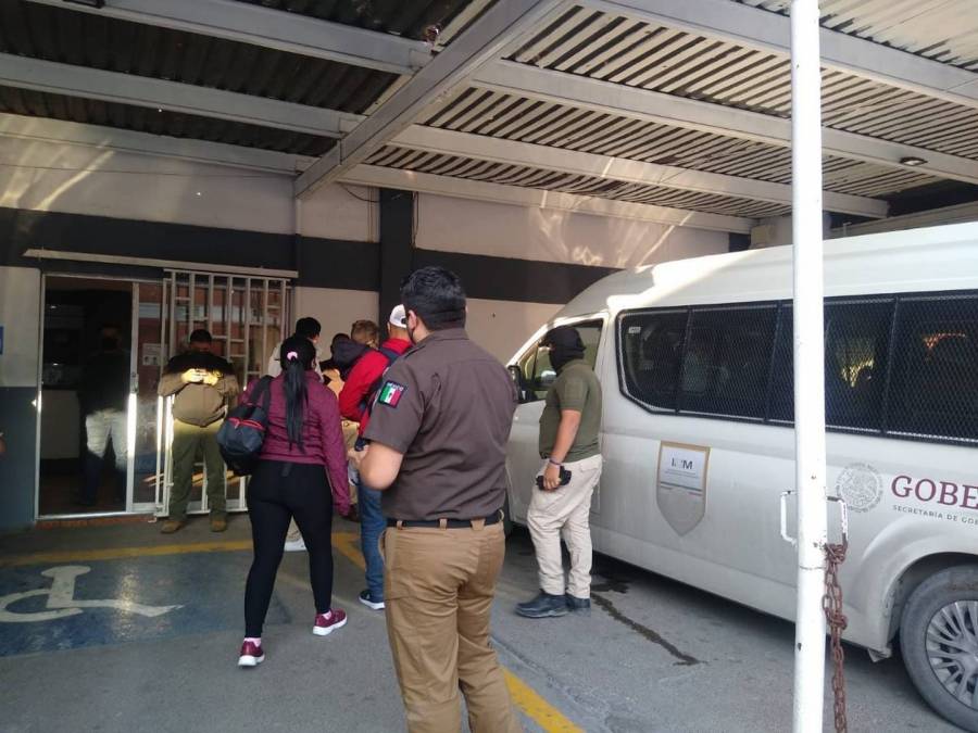 Autoridades rescatan a migrantes de dos hoteles en Monterrey