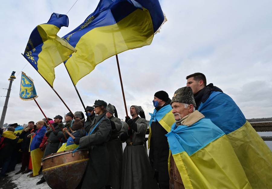 Consejeros de Ucrania y Rusia se reúnen en París en plena crisis