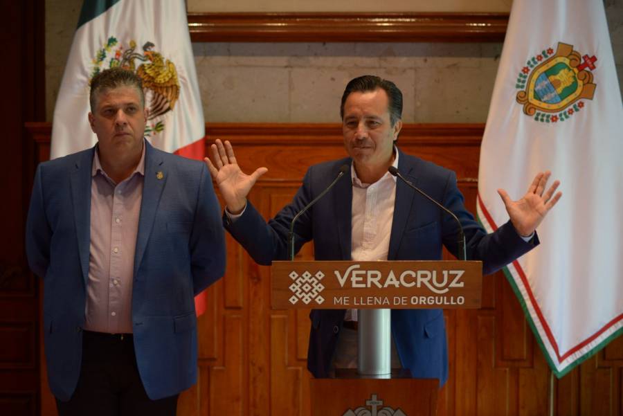 Gobernador festeja posible desaparición de comisión para Veracruz