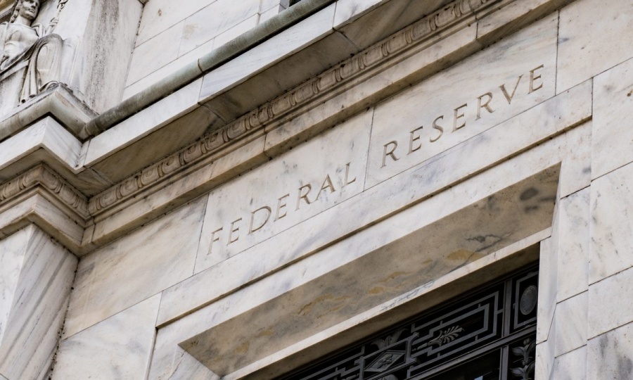 Fed mantiene tasas de referencia entre 0-0.25% y planea subirlas 