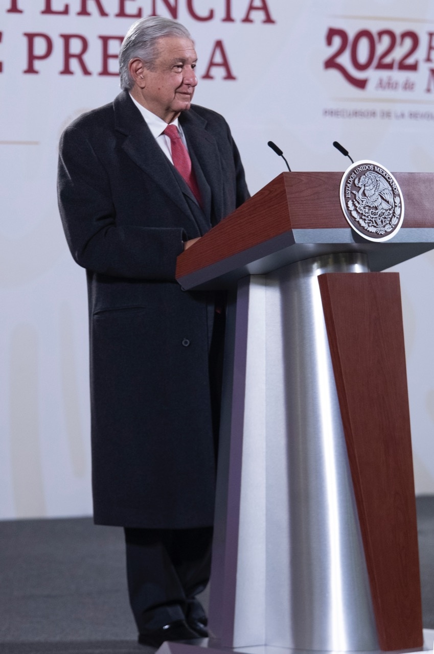 AMLO no se opondrá a modificar pregunta de revocación de mandato.