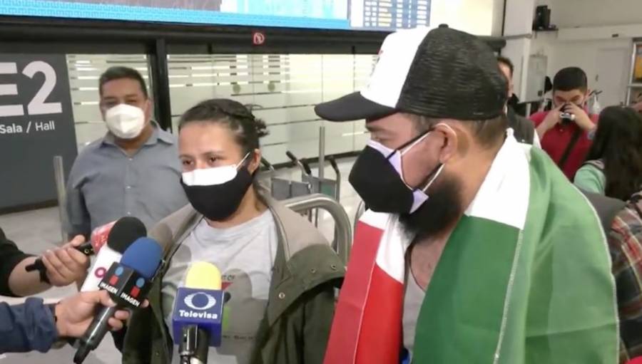 Regresan a M&eacute;xico bi&oacute;logos varados en Tonga tras erupci&oacute;n de volc&aacute;n