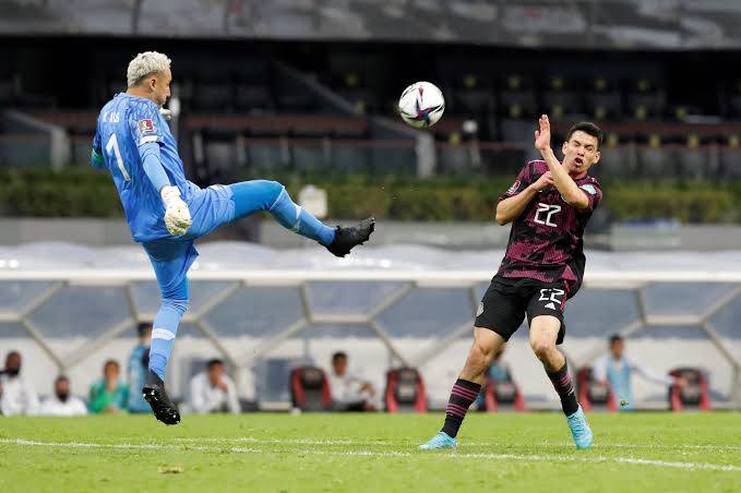 Costa Rica resiste ante México y saca un punto que lo mantiene vivo en el octogonal